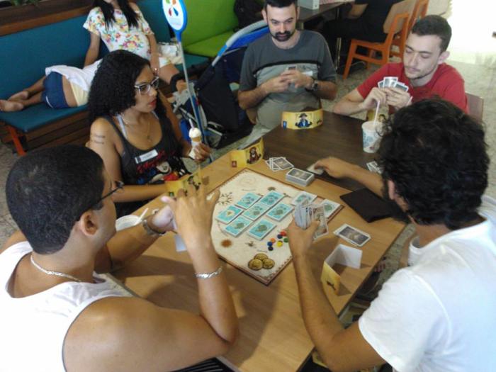 10615561_815906408482885_5793190440887536447_n